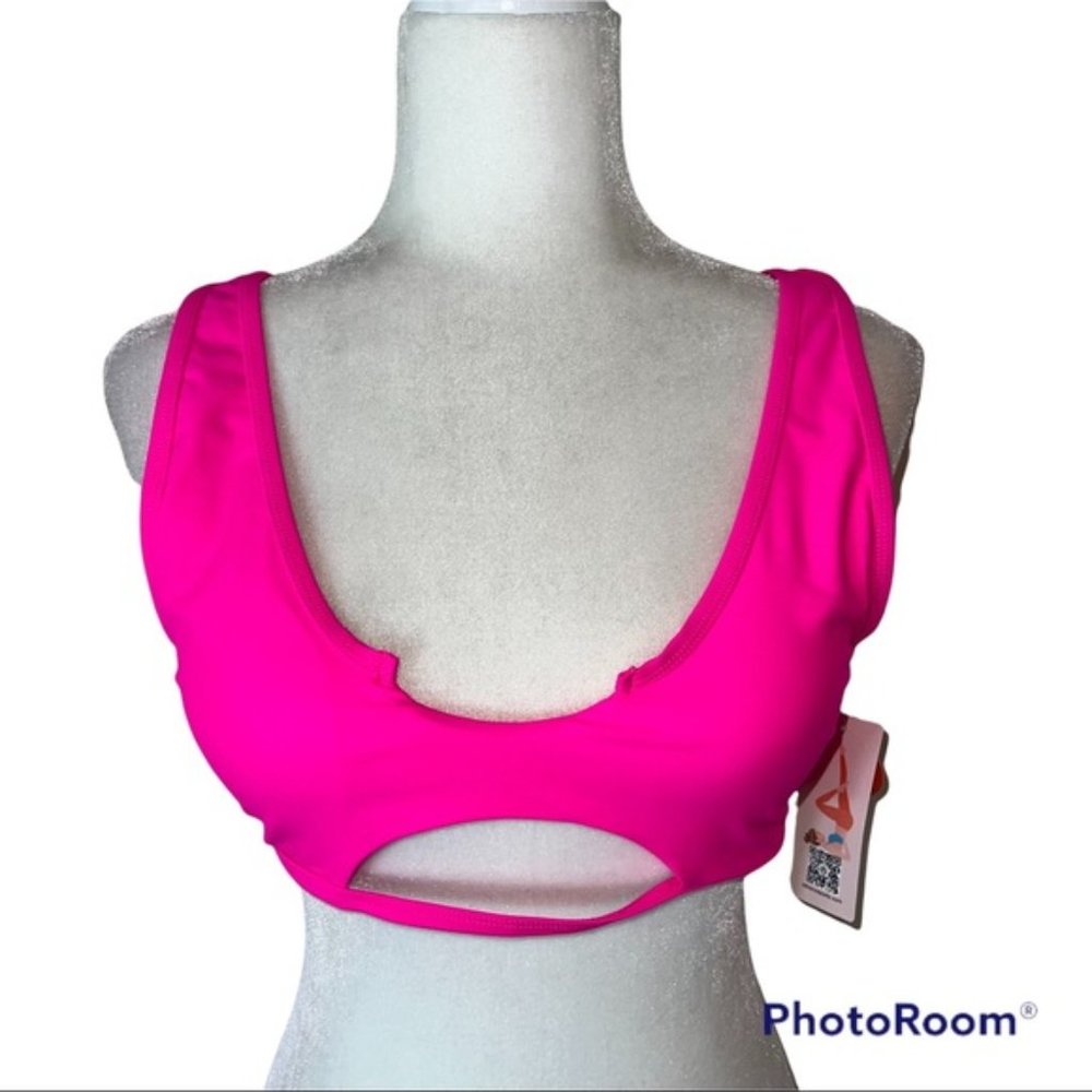 Woman’s Hot Pink Swim Top. Size L